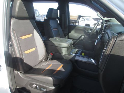 Used 2022 GMC Sierra 3500 AT4 w/ AT4 Preferred Package AWD/4WD image 23