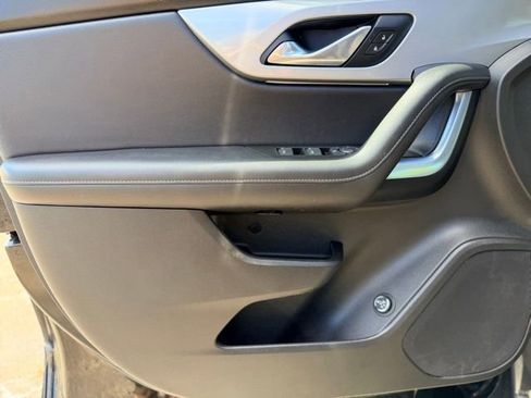 Used 2021 Chevrolet Blazer LT FWD image 18