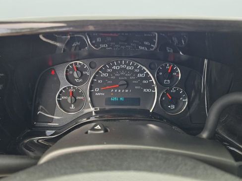 Used 2023 GMC Savana 2500 image 23