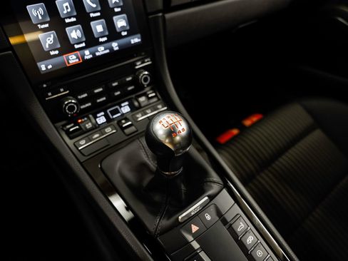 Used 2018 Porsche 911 Carrera T RWD image 15