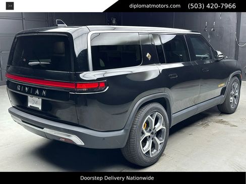 Used 2023 Rivian R1S Adventure image 6
