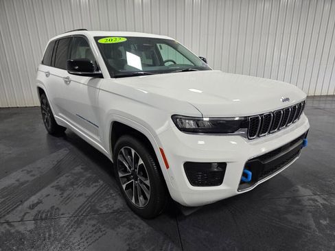 Used 2022 Jeep Grand Cherokee Overland AWD/4WD image 2