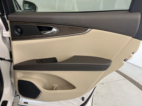 Used 2019 Lincoln Nautilus Reserve AWD/4WD image 27