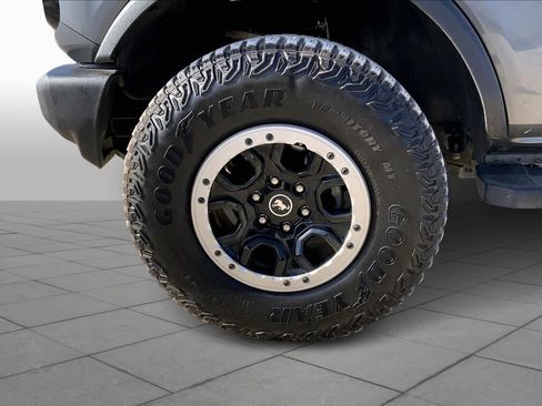 Certified 2022 Ford Bronco Outer Banks w/ Sasquatch Package image 11