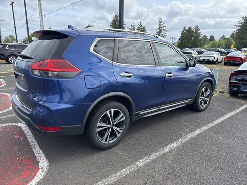 Used 2018 Nissan Rogue SL FWD image 3