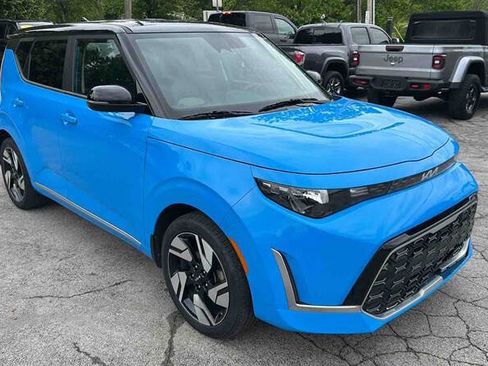 Used 2024 Kia Soul GT-Line FWD image 2