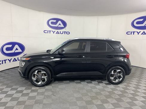 Used 2022 Hyundai Venue SEL FWD image 6