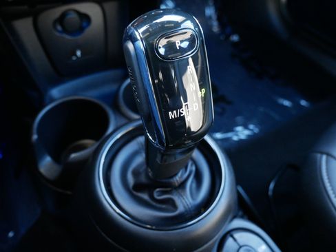 Used 2021 MINI Cooper 2-Door Hardtop w/ Storage Package image 22