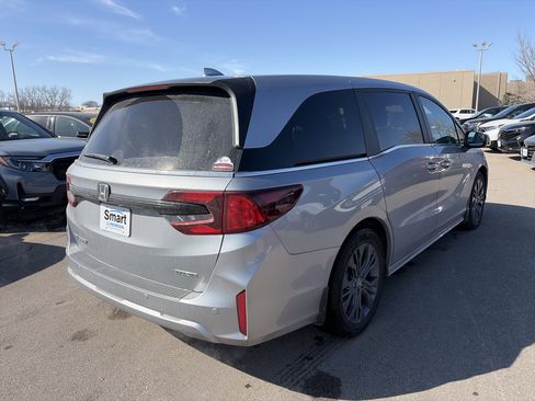 Certified 2025 Honda Odyssey Touring image 4