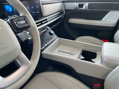 Used 2025 Hyundai Santa Fe SEL image 41