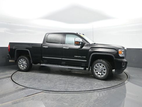 Used 2016 GMC Sierra 2500 Denali w/ Duramax Plus Package image 2