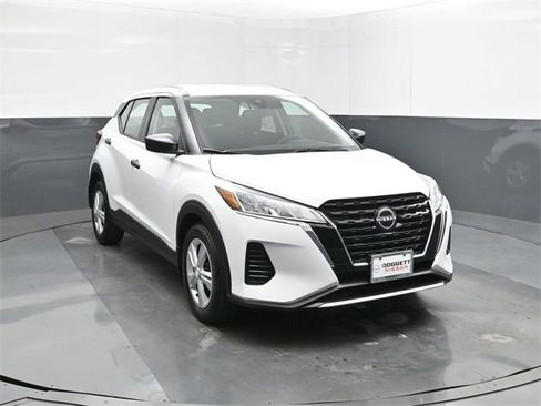 New 2025 Nissan Kicks Play S image 22