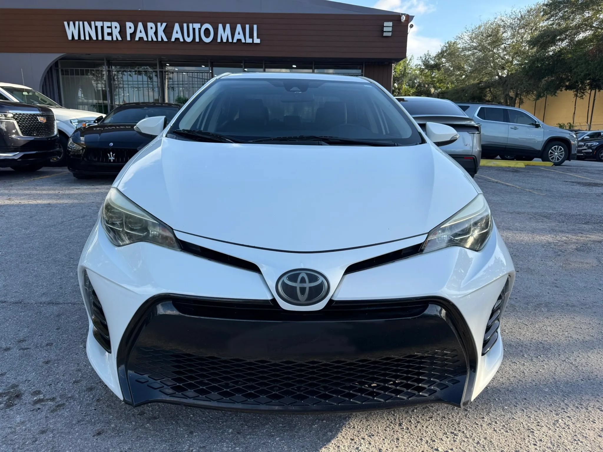 Used 2018 Toyota Corolla SE FWD image 2