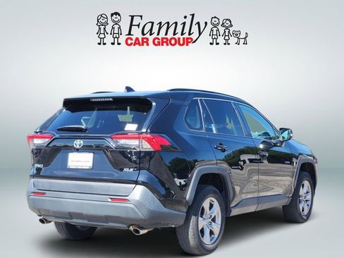 Used 2022 Toyota RAV4 XLE FWD image 4