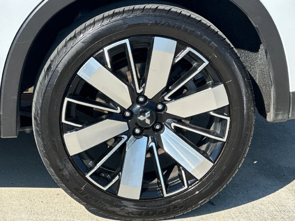 Used 2025 Mitsubishi Outlander SE FWD image 28