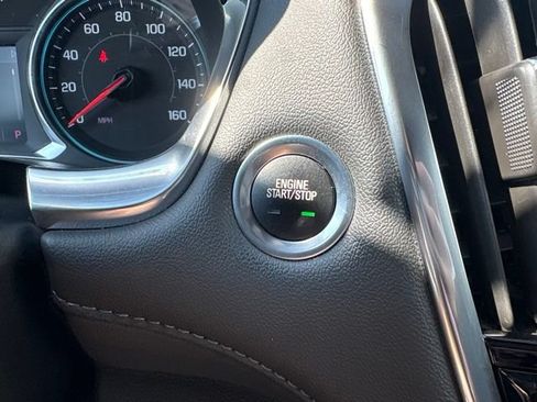 Used 2023 Chevrolet Traverse LT AWD/4WD image 19