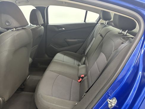 Used 2018 Chevrolet Cruze LT image 11
