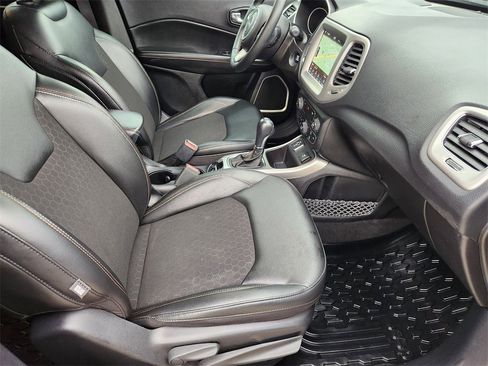 Used 2020 Jeep Compass Latitude w/ Popular Equipment Group image 14