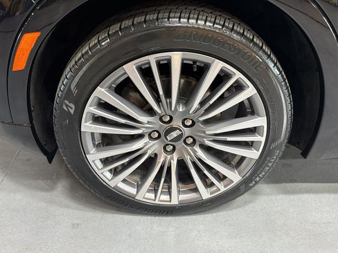 Used 2024 Cadillac XT4 Sport AWD/4WD image 9