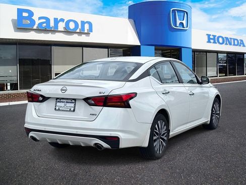 Used 2024 Nissan Altima 2.5 SV w/ SV Premium Package AWD/4WD image 5