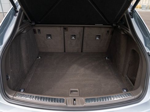 Certified 2024 Porsche Macan AWD/4WD image 27