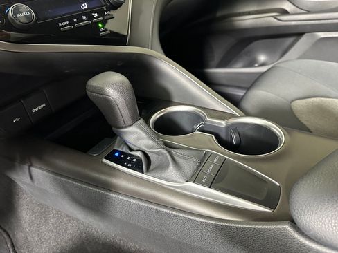 Used 2022 Toyota Camry LE image 17