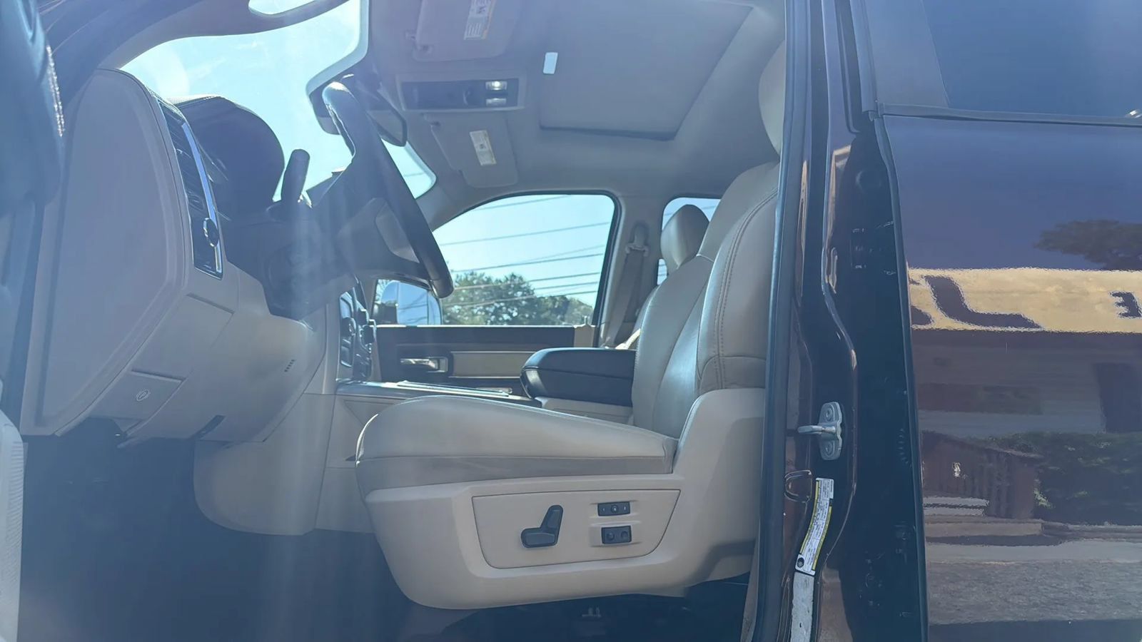 Used 2013 RAM 2500 Laramie w/ Convenience Group AWD/4WD image 10