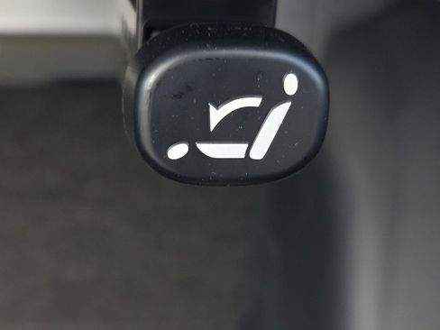 Used 2017 Toyota Yaris iA image 30