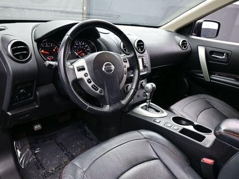 Used 2013 Nissan Rogue SL image 2