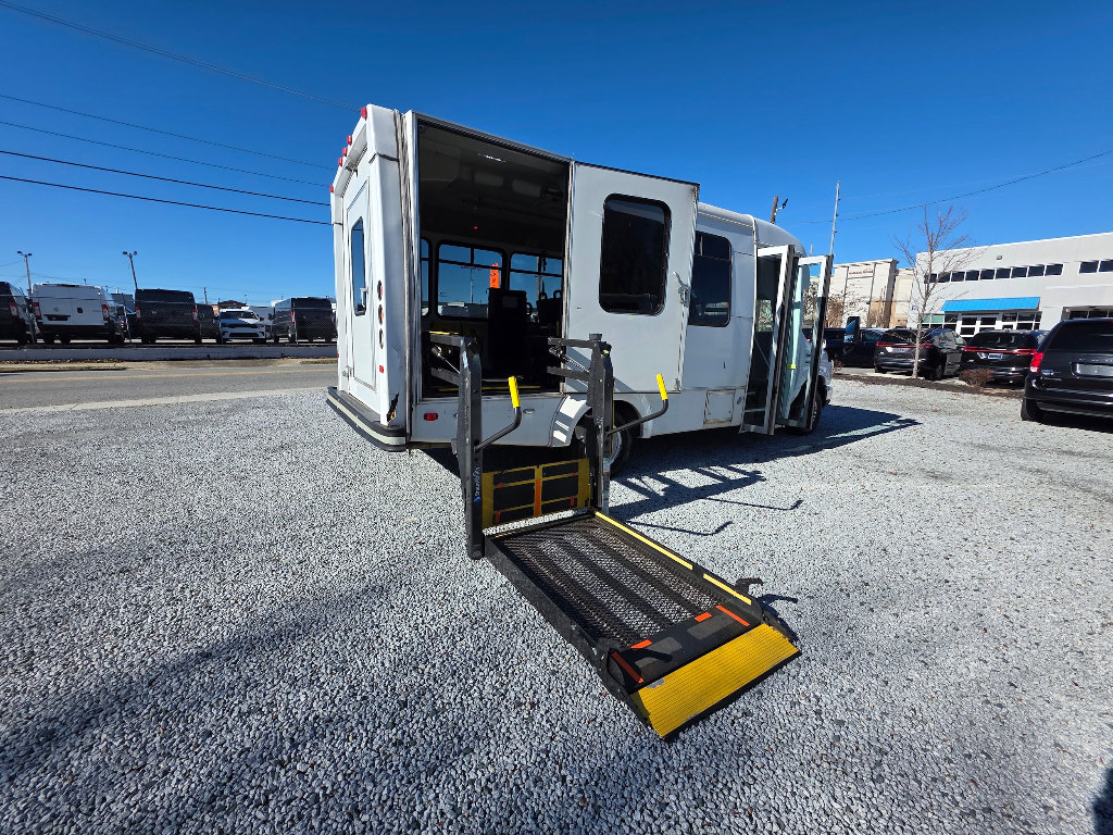 Used 2015 Ford E-350 and Econoline 350 Super Duty RWD image 8