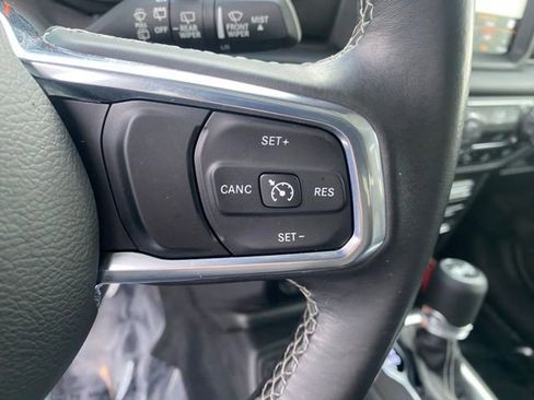 Used 2018 Jeep Wrangler Unlimited Sahara image 18