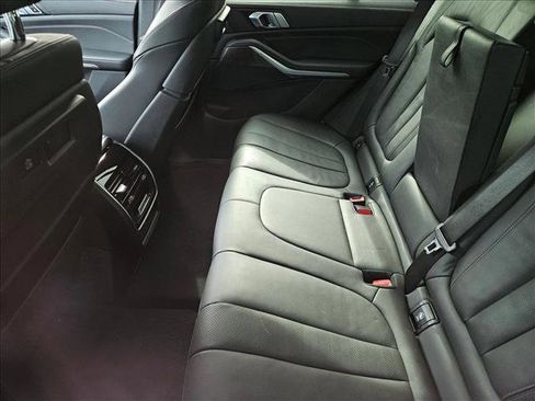 Used 2021 BMW X5 xDrive40i w/ M Sport Package image 10