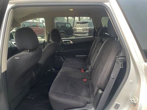 Used 2013 Nissan Pathfinder S AWD/4WD image 12