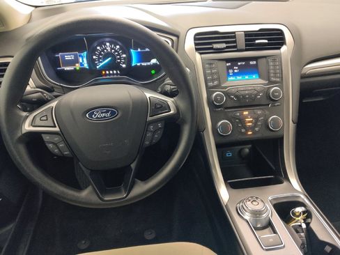 Used 2018 Ford Fusion S image 22