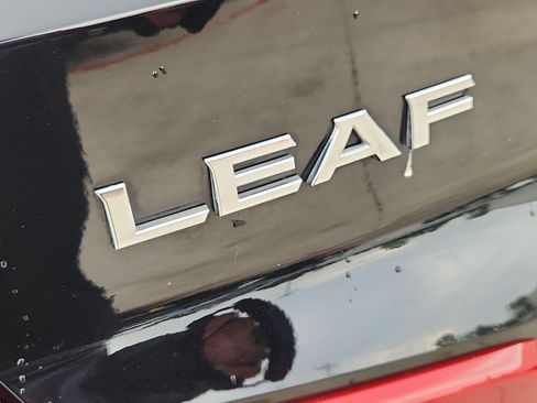 Used 2022 Nissan Leaf SV FWD image 30