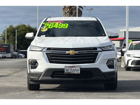 Used 2023 Chevrolet Traverse LT image 9