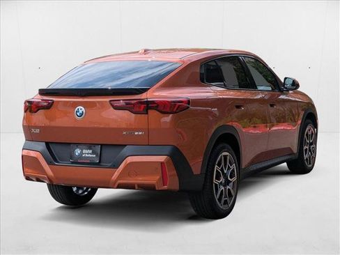 Used 2025 BMW X2 xDrive28i w/ Convenience Package image 2