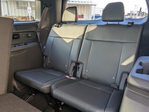 Used 2025 Hyundai Santa Fe Limited image 13