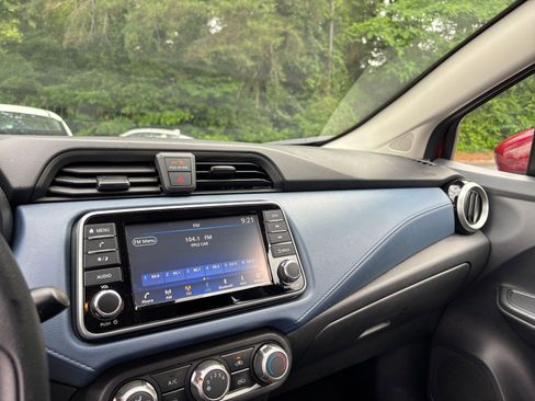 Used 2025 Nissan Versa SV FWD image 34
