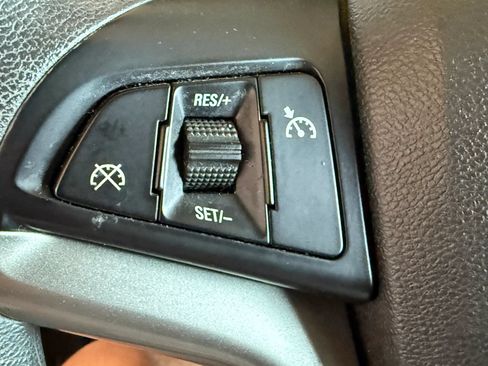 Used 2016 Chevrolet Malibu LT FWD image 18