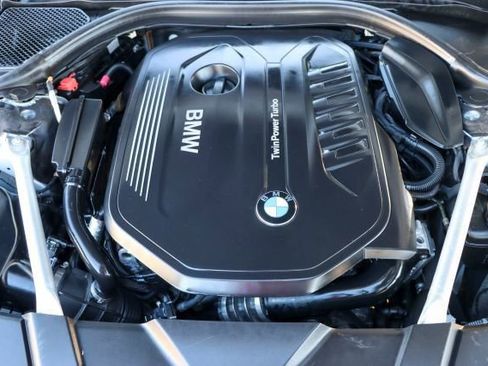 Used 2019 BMW 740i w/ Executive Package image 41