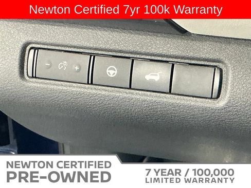 Used 2023 Nissan Pathfinder SL FWD image 39