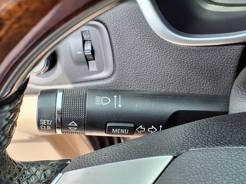 Used 2012 Cadillac SRX Luxury FWD image 21