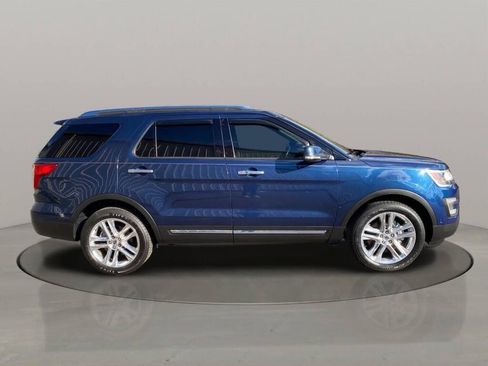 Used 2017 Ford Explorer Limited w/ Equipment Group 301A image 7