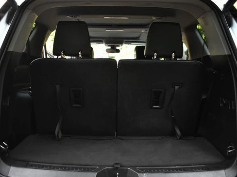 Used 2023 GMC Acadia AT4 w/ Preferred Package AWD/4WD image 8
