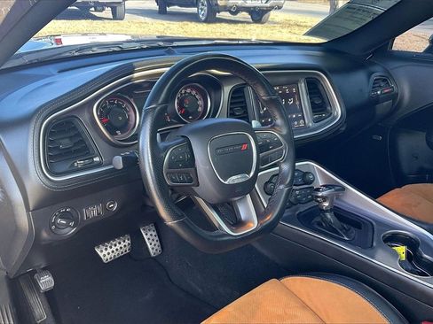 Used 2022 Dodge Challenger R/T Scat Pack w/ Dynamics Package image 11