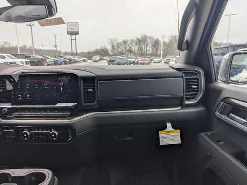 New 2026 GMC Sierra 1500 SLE w/ X31 Off-Road Package image 4