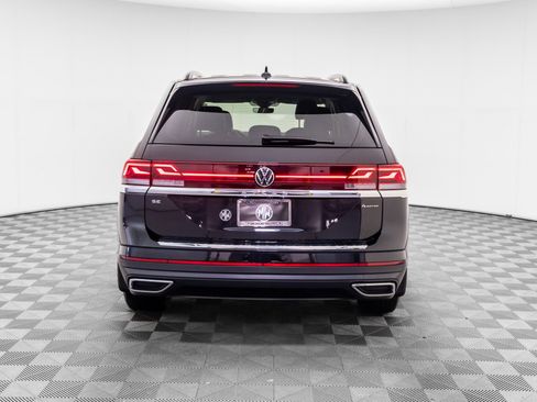 Used 2024 Volkswagen Atlas SE AWD/4WD image 4