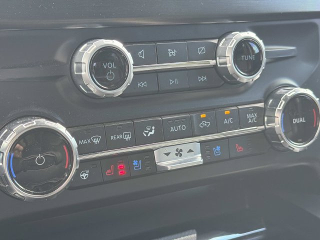 Certified 2024 Ford F250 Lariat w/ Lariat Ultimate Package AWD/4WD image 31