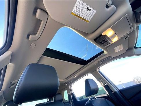 Certified 2025 Nissan Rogue SL w/ SL Premium Package image 20